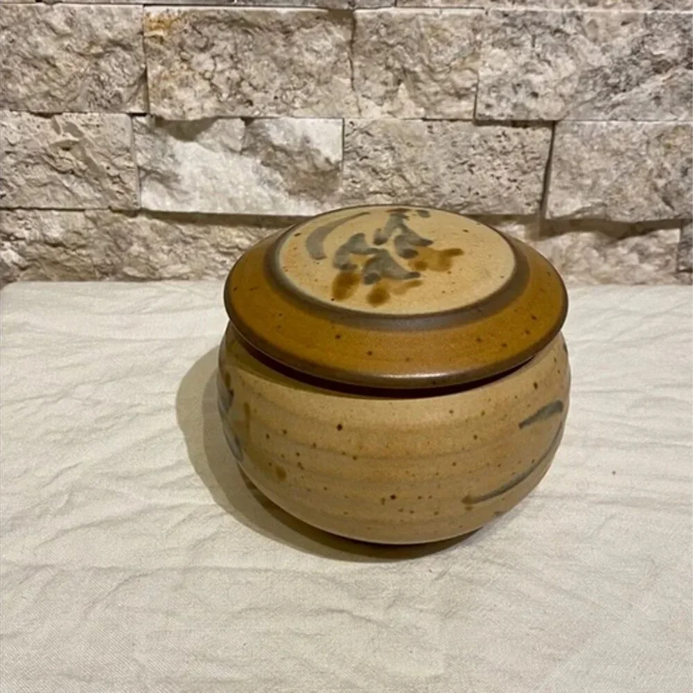 SOLD 🇨🇦Hand-Thrown Stoneware Lidded Jar Brushstrokes - Picture 2 of 12